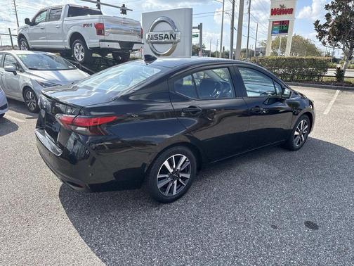 2023 Nissan Versa 1.6 SV