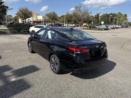 2023 Nissan Versa 1.6 SV