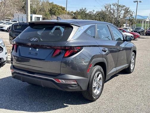2024 Hyundai TUCSON SE