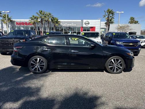 2023 Nissan Maxima SV