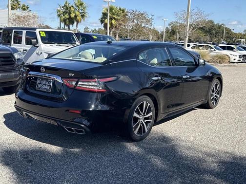 2023 Nissan Maxima SV