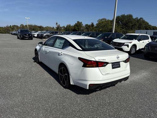 2025 Nissan Altima SR