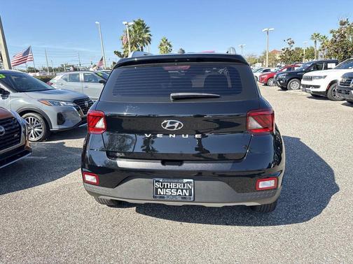 2025 Hyundai VENUE SEL