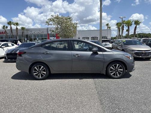 Gun Metallic 2022 Nissan Versa 1.6 SV