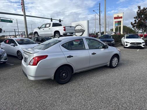 2018 Nissan Versa 1.6 S+