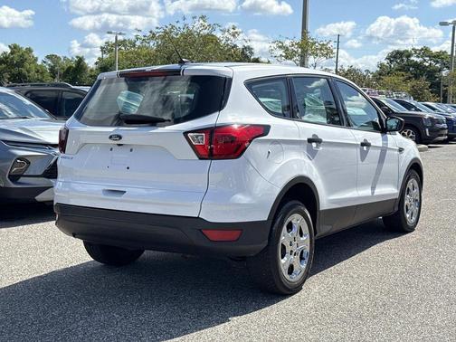 Oxford White 2019 Ford Escape S