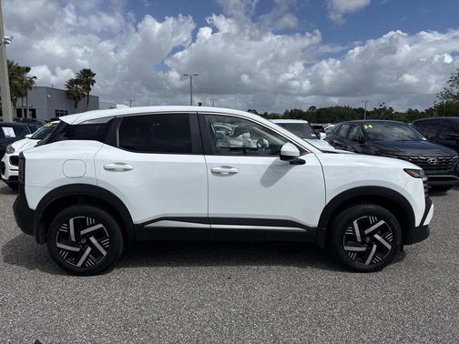 Fresh Powder 2025 Nissan Kicks SV