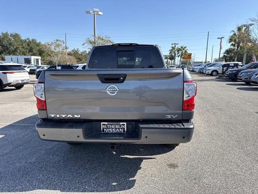 2021 Nissan Titan SV