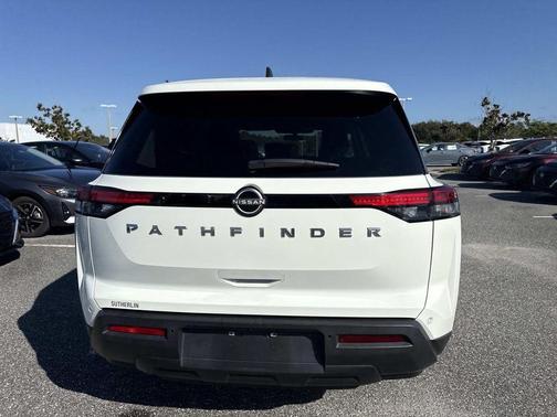 2024 Nissan Pathfinder S