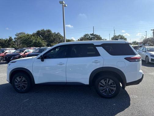 2024 Nissan Pathfinder S