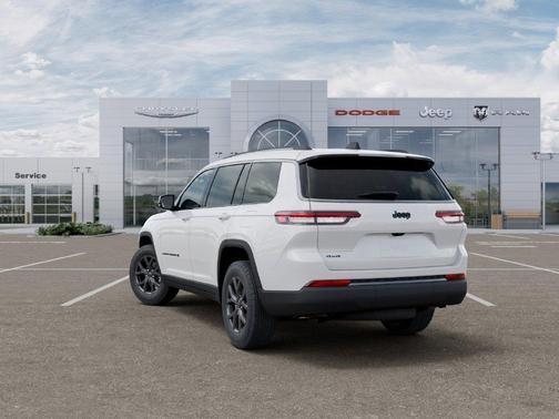 Bright White Clearcoat 2027 Jeep Grand Cherokee L Laredo