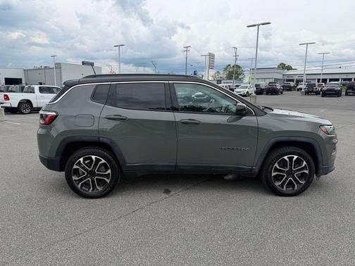 Sting Gray Clearcoat 2022 Jeep Compass Limited