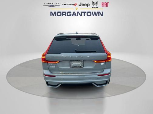 2024 Volvo XC60 Recharge Plug-In Hybrid T8 Ultimate Dark Theme