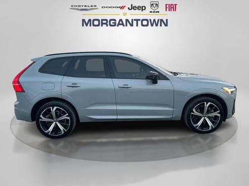 2024 Volvo XC60 Recharge Plug-In Hybrid T8 Ultimate Dark Theme