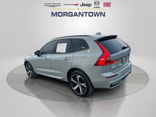 2024 Volvo XC60 Recharge Plug-In Hybrid T8 Ultimate Dark Theme