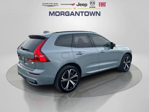 2024 Volvo XC60 Recharge Plug-In Hybrid T8 Ultimate Dark Theme