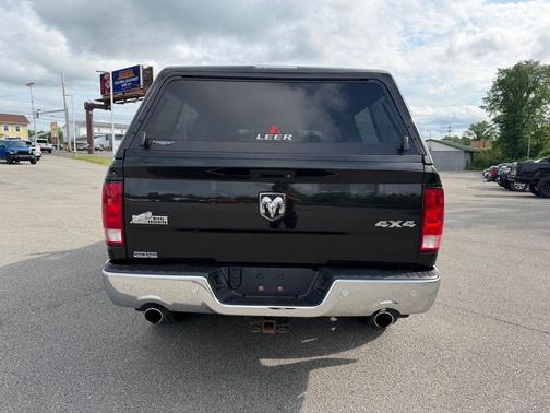 Brilliant Black Crystal Pearlcoat 2017 RAM 1500 Big Horn