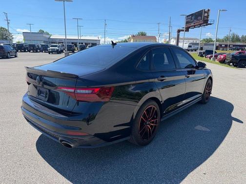 Deep Black Pearl Effect 2022 Volkswagen Jetta GLI 2.0T Autobahn