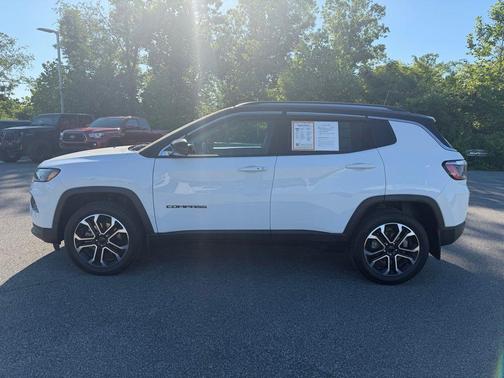 Bright White Clearcoat 2022 Jeep Compass Limited