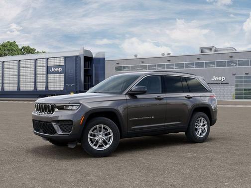 Metallic 2026 Jeep Grand Cherokee Laredo