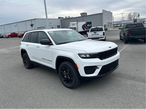 2025 Jeep Grand Cherokee Laredo