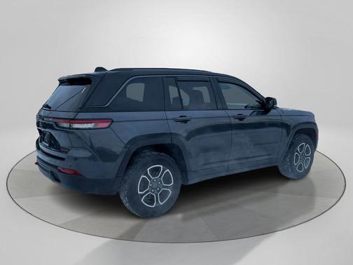 2022 Jeep Grand Cherokee Trailhawk