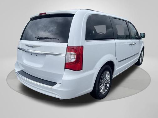 2015 Chrysler Town & Country Touring-L