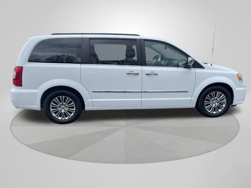 2015 Chrysler Town & Country Touring-L
