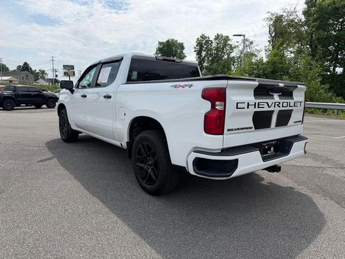 Summit White 2022 Chevrolet Silverado 1500 Custom
