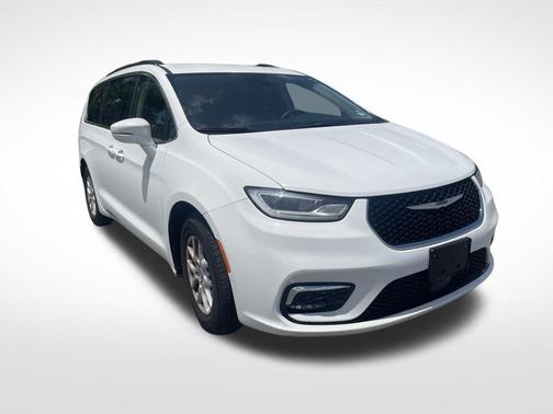 2022 Chrysler Pacifica Touring-L