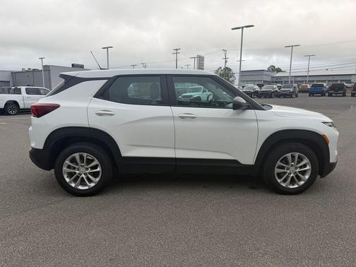 Summit White 2024 Chevrolet Trailblazer LS