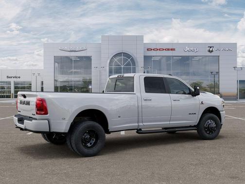 Bright White Clearcoat 2026 RAM 3500 Laramie