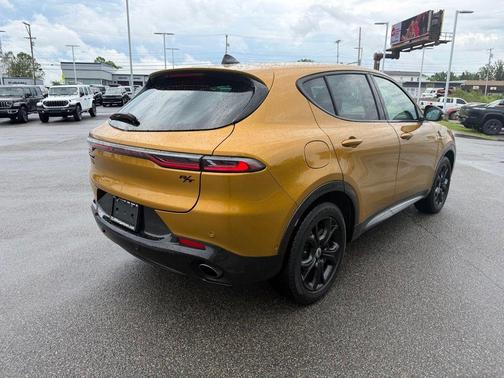 Gold 2024 Dodge Hornet R/T Plus