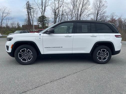 2023 Jeep Grand Cherokee 4xe Trailhawk