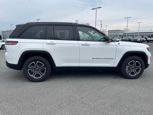 2023 Jeep Grand Cherokee 4xe Trailhawk
