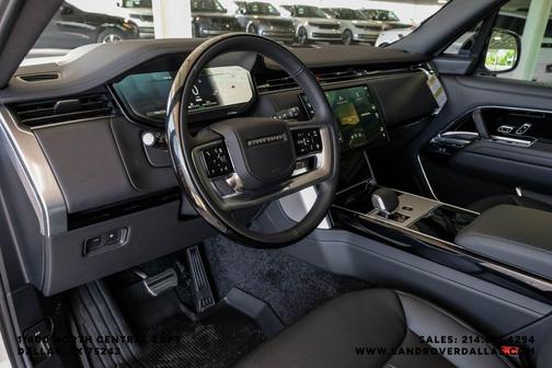 2026 Land Rover Range Rover P550e SE