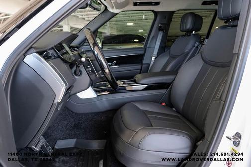 2026 Land Rover Range Rover P550e SE