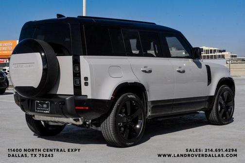 2026 Land Rover Defender 110 X-Dynamic SE