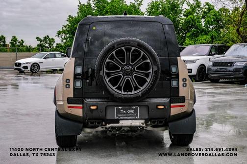 Petra Copper 2026 Land Rover Defender V8