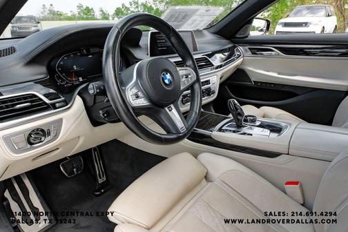 Amber 2022 BMW 740 i xDrive