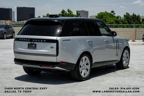 Hakuba Silver 2023 Land Rover Range Rover P400 SE