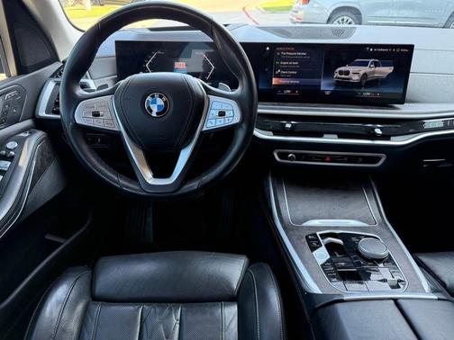 Mineral White Metallic 2023 BMW X7 xDrive40i