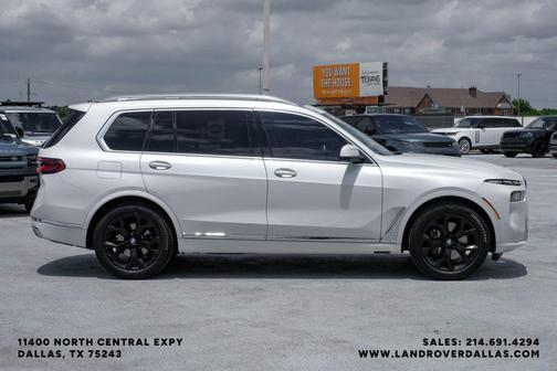 Mineral White Metallic 2023 BMW X7 xDrive40i