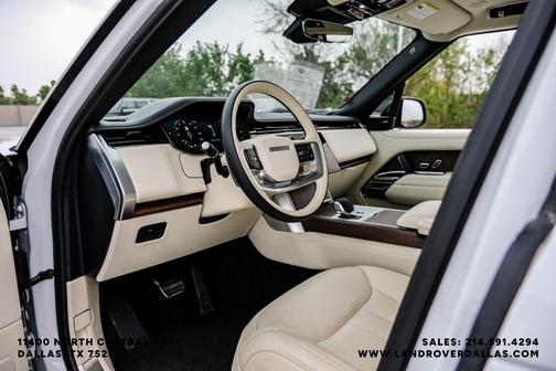 Fuji White 2025 Land Rover Range Rover P400 SE