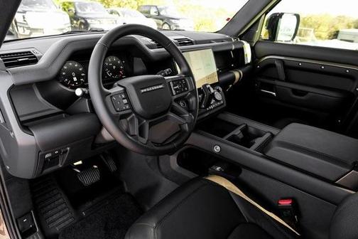 2026 Land Rover Defender 130 X-Dynamic SE