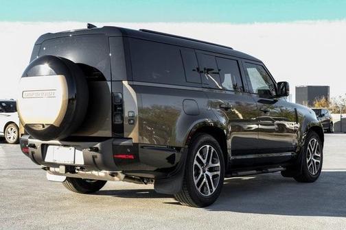 2026 Land Rover Defender 130 X-Dynamic SE