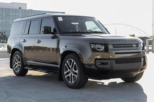 2026 Land Rover Defender 130 X-Dynamic SE