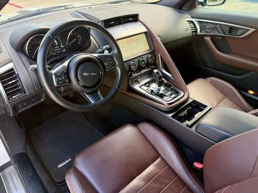 Yulong White 2020 Jaguar F-TYPE Base