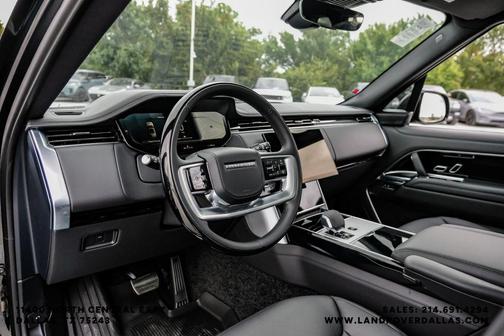 Santorini Black 2025 Land Rover Range Rover P400 SE