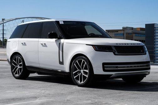 Ostuni Pearl White 2025 Land Rover Range Rover P550e SE